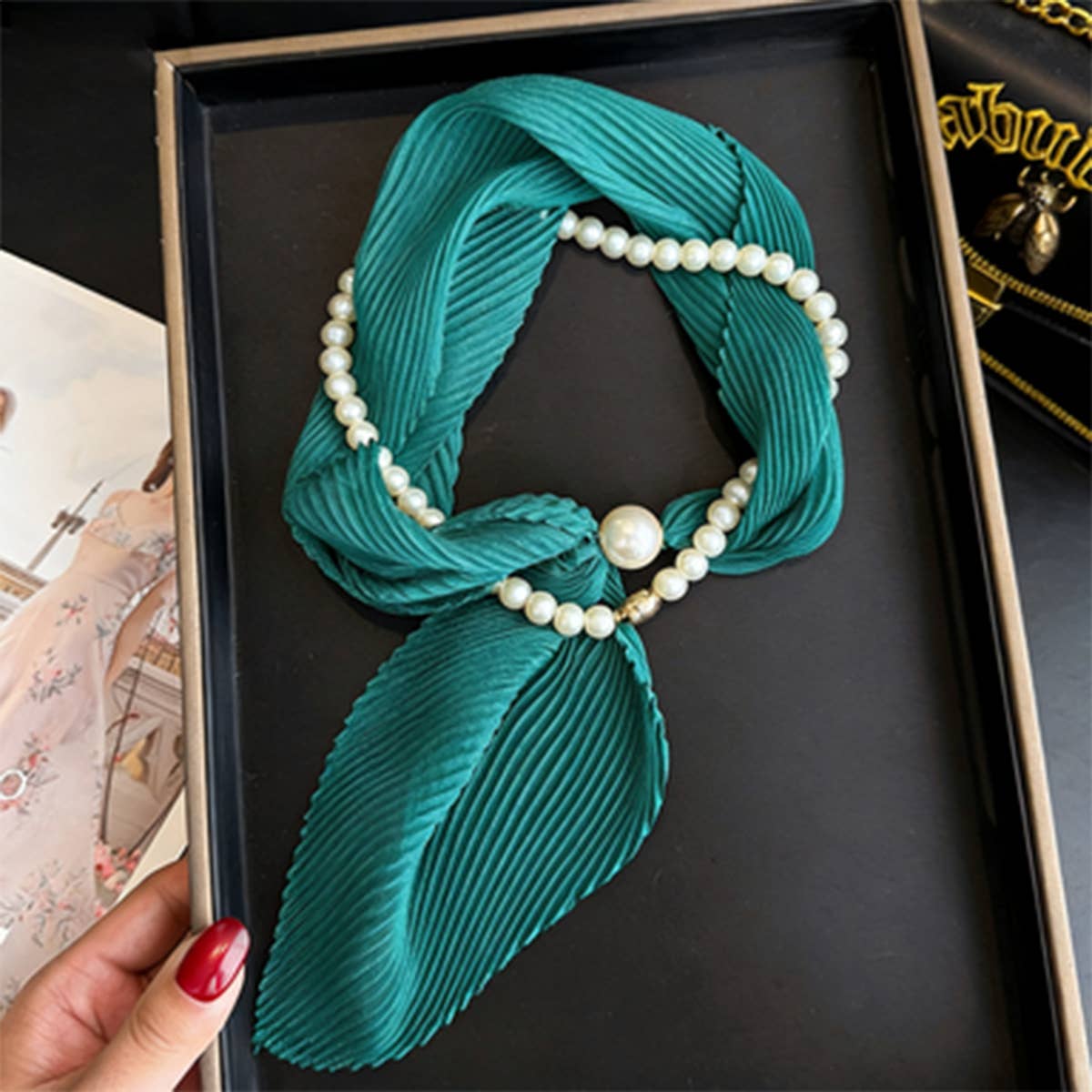 Ivory Crinkle Pearl Magnetic Silk Scarf_Cwasc03937