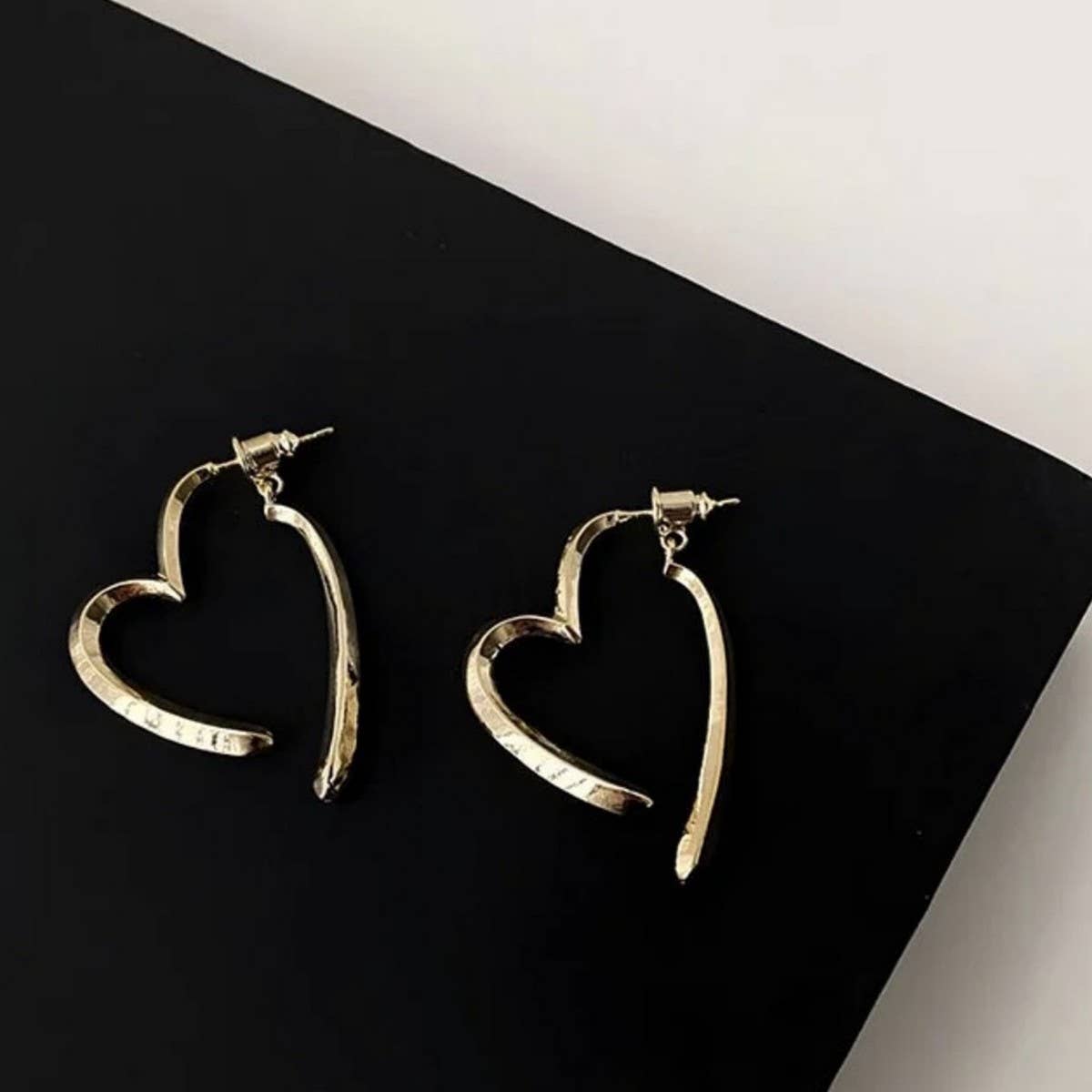 HIGH GRADE HOLLOW DESIGN SWEET EARRINGS FOR WOMEN_CWAJE3135