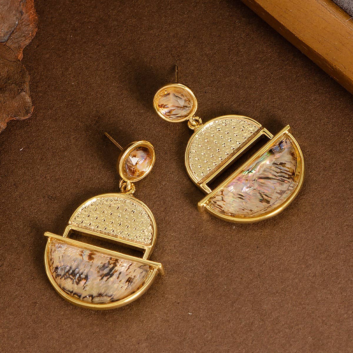 HALF CIRCLE POLKA DOT COLORFUL ABALONE EARRINGS_CWMM4349