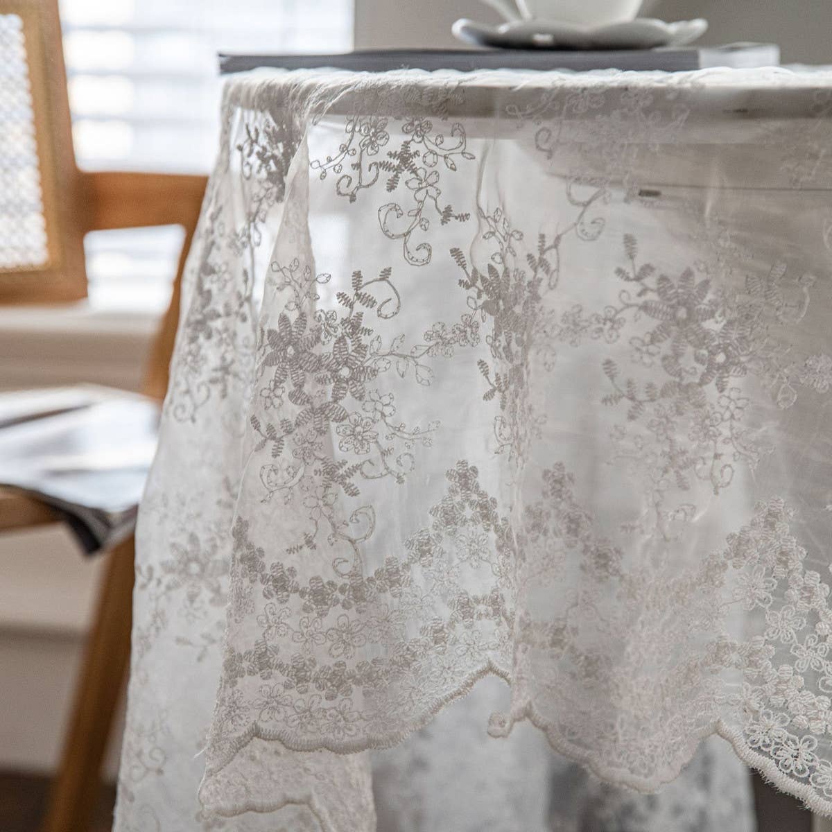 HOME FLOWER EMBROIDERED LACE TABLECLOTH_CWMM0944