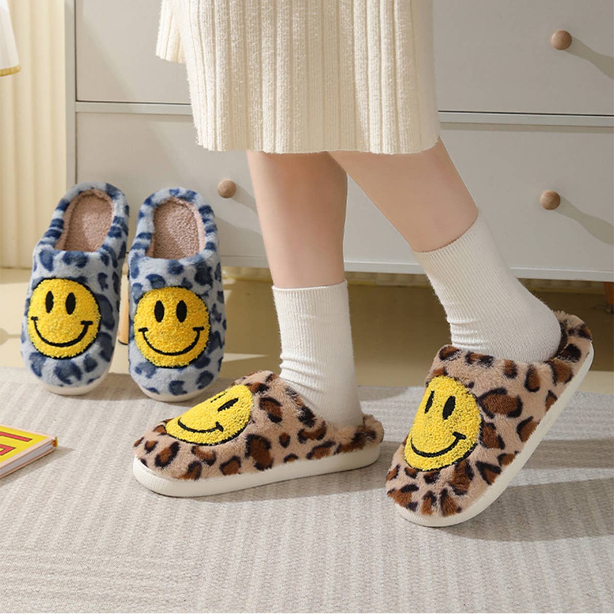 LEOPARD SMILING COTTON FUZZY SLIPPERS WOMEN_CWSHS0278