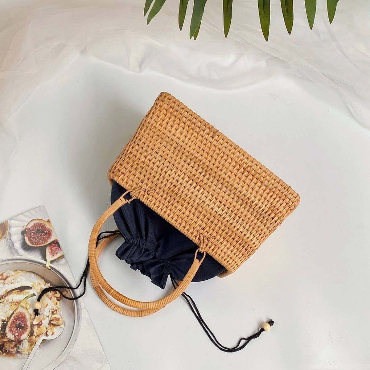 HANDMADE RATTAN BASKET SHELL STORAGE HANDBAG_CWMM4549