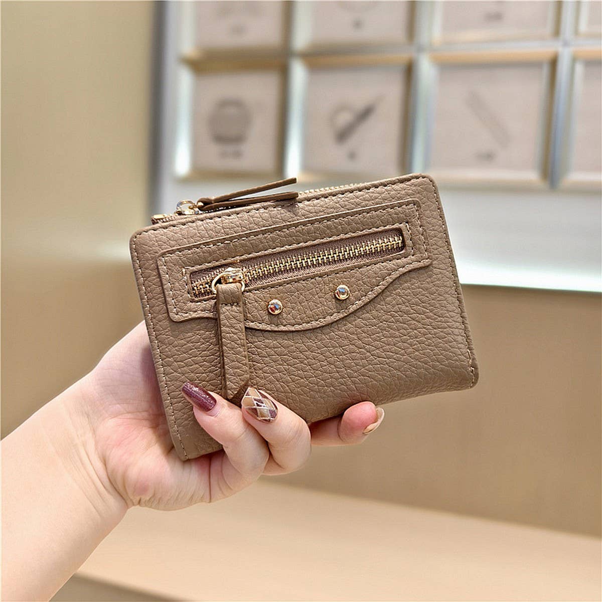 Minimalist Zip Wallet With Studded Details_Cwab06234