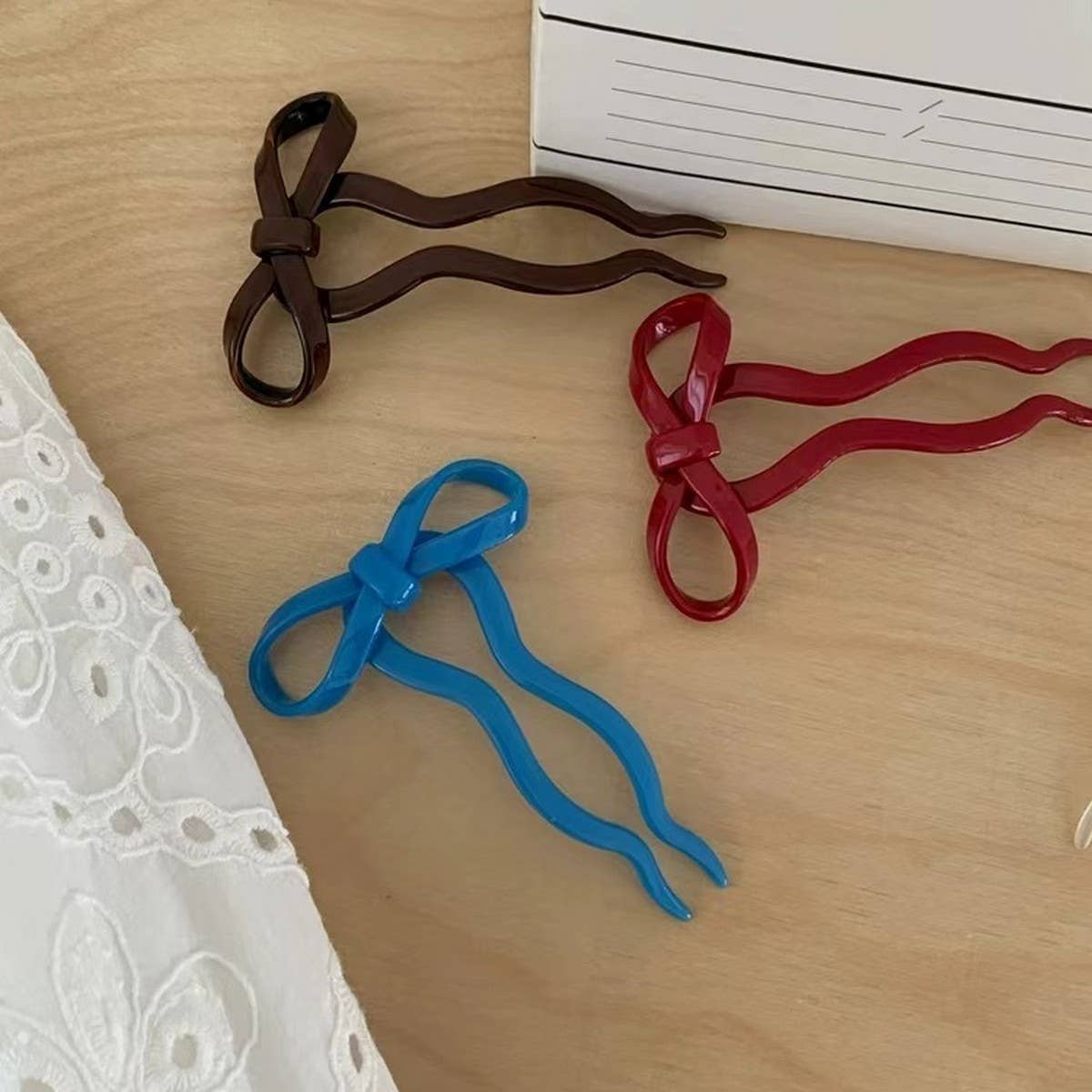 TEMPERAMENT BOW U SHAPED HAIRPIN_CWAHA2691