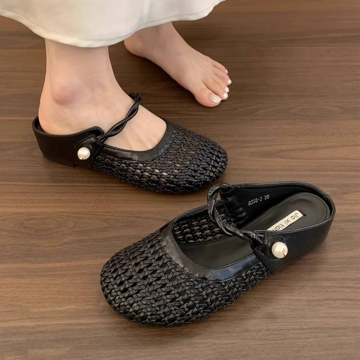 Ven Platform Mules With Closed Toe_Cwshf0095