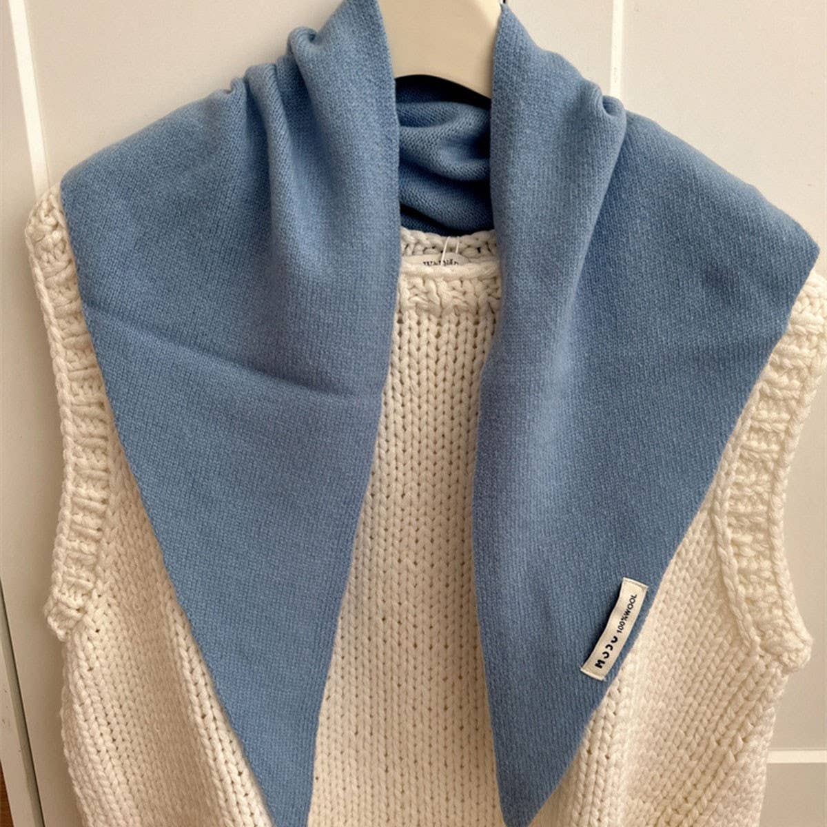 100% Wool Knit Triangle Scarf Multi-Use_Cwov00277