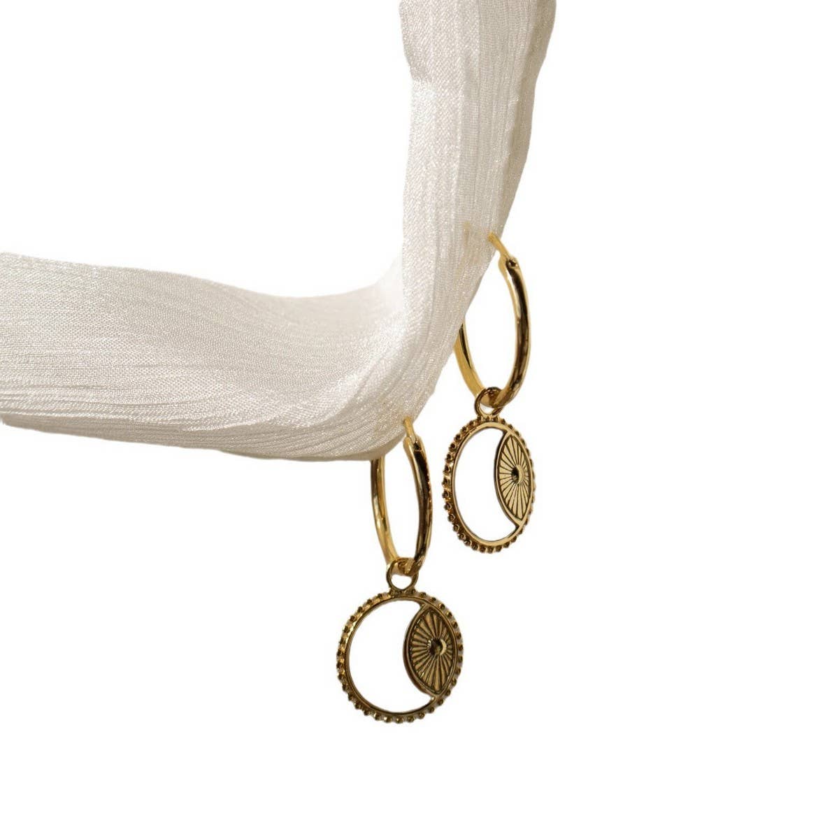 ELEGANT GOLD HOOP EARRINGS SUN COIN MOON PENDANT_CWAJE5099