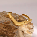 MINIMALIST WAVY POLISHED OPEN CUFF IN 18K STEEL_CWAJE4898