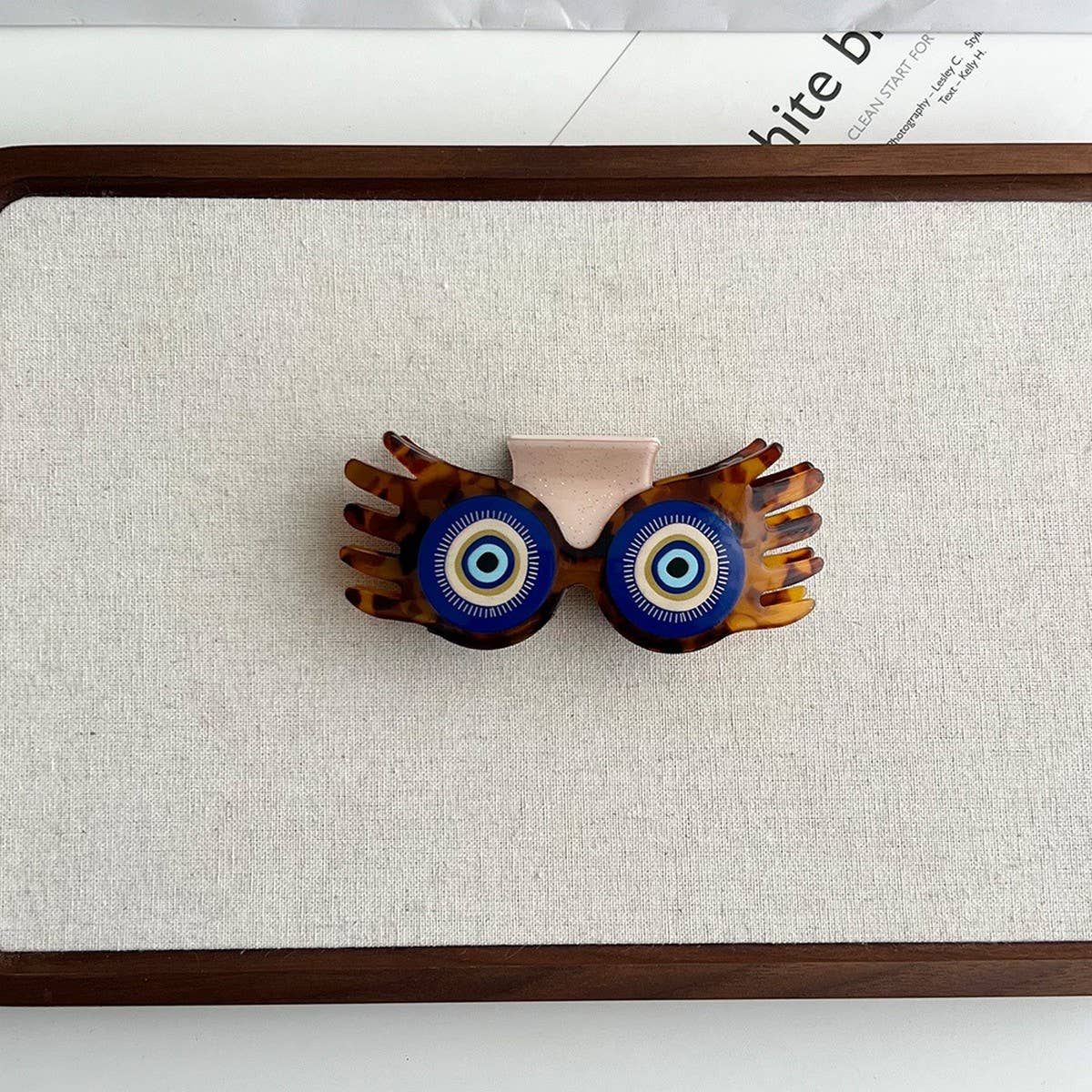 EYE HAND ACETATE LARGE HAIR CLAW CLIP FOR WOMEN_CWAHA5776