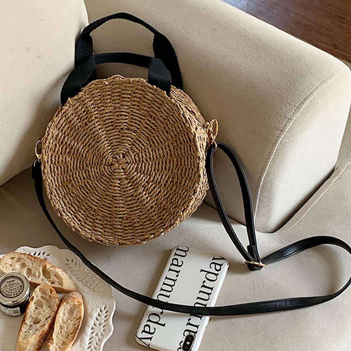 ROUND CROSSBODY BEACH STRAW BAG_CWAB1875