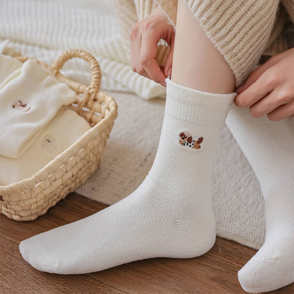 Soft Milk Fleece Embroidered Slouchy Socks_Cwms03219