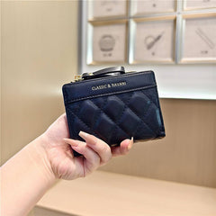 Minimalist Quilted Bifold Wallet With Card Slots_Cwab06231