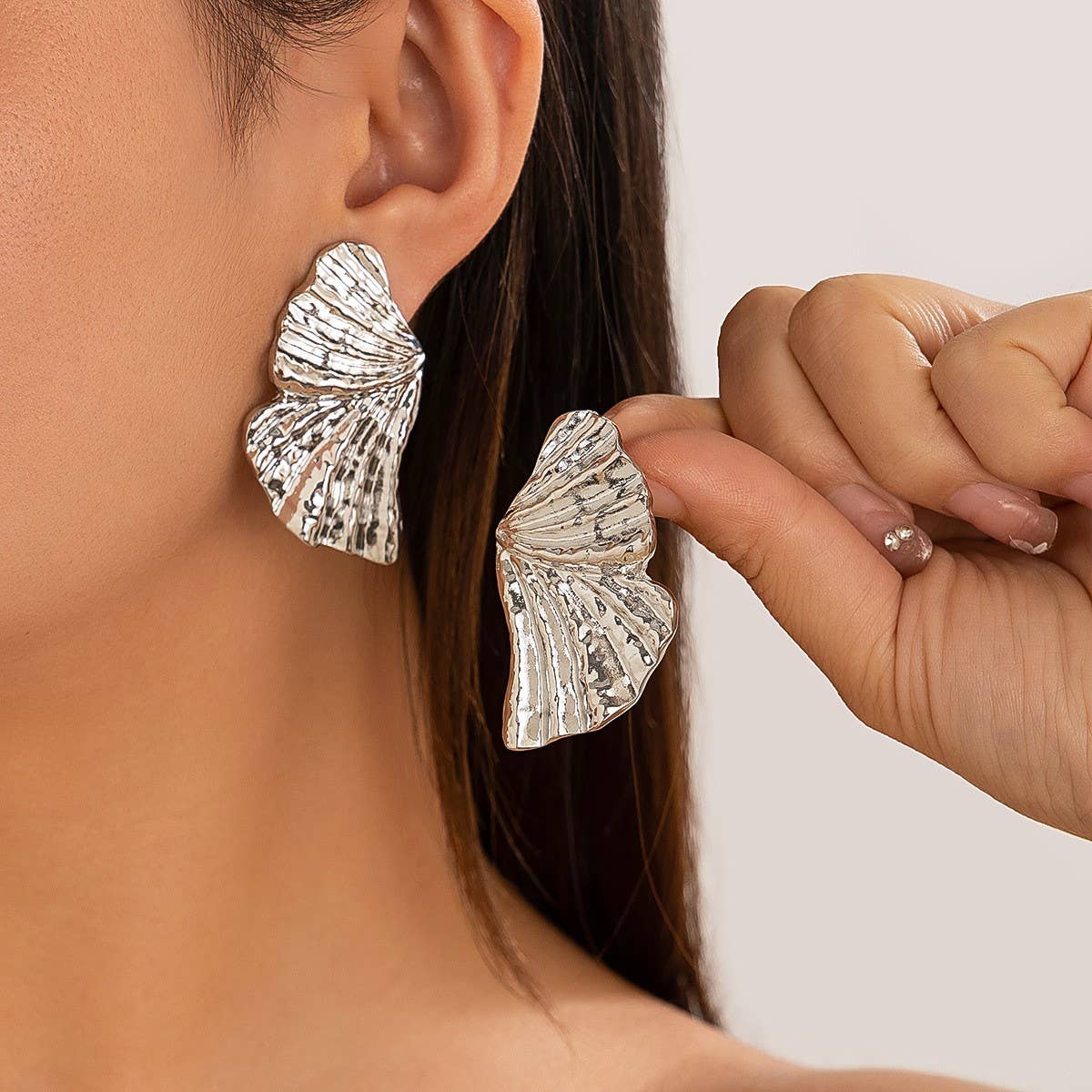 FASHIONABLE PUNK METAL STYLE GOLD EARRINGS_CWAJE1811