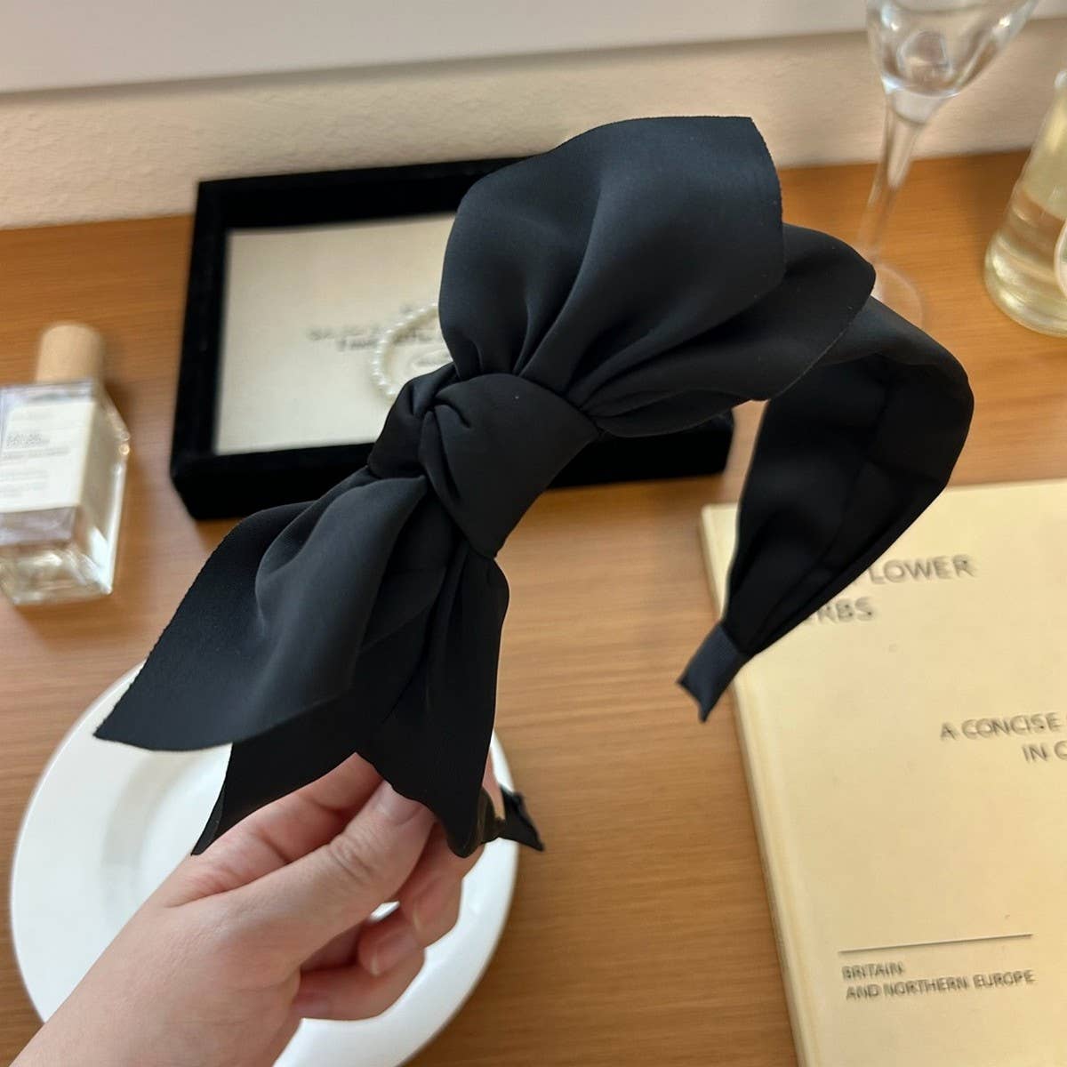 RETRO BOW STYLISH SIMPLE HEADBAND_CWAHA2859