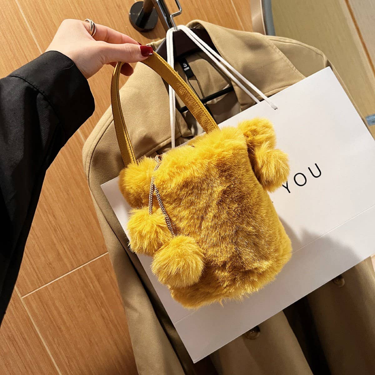 Winter Crossbody Drawstring Plush Bucket Bag_Cwab3954