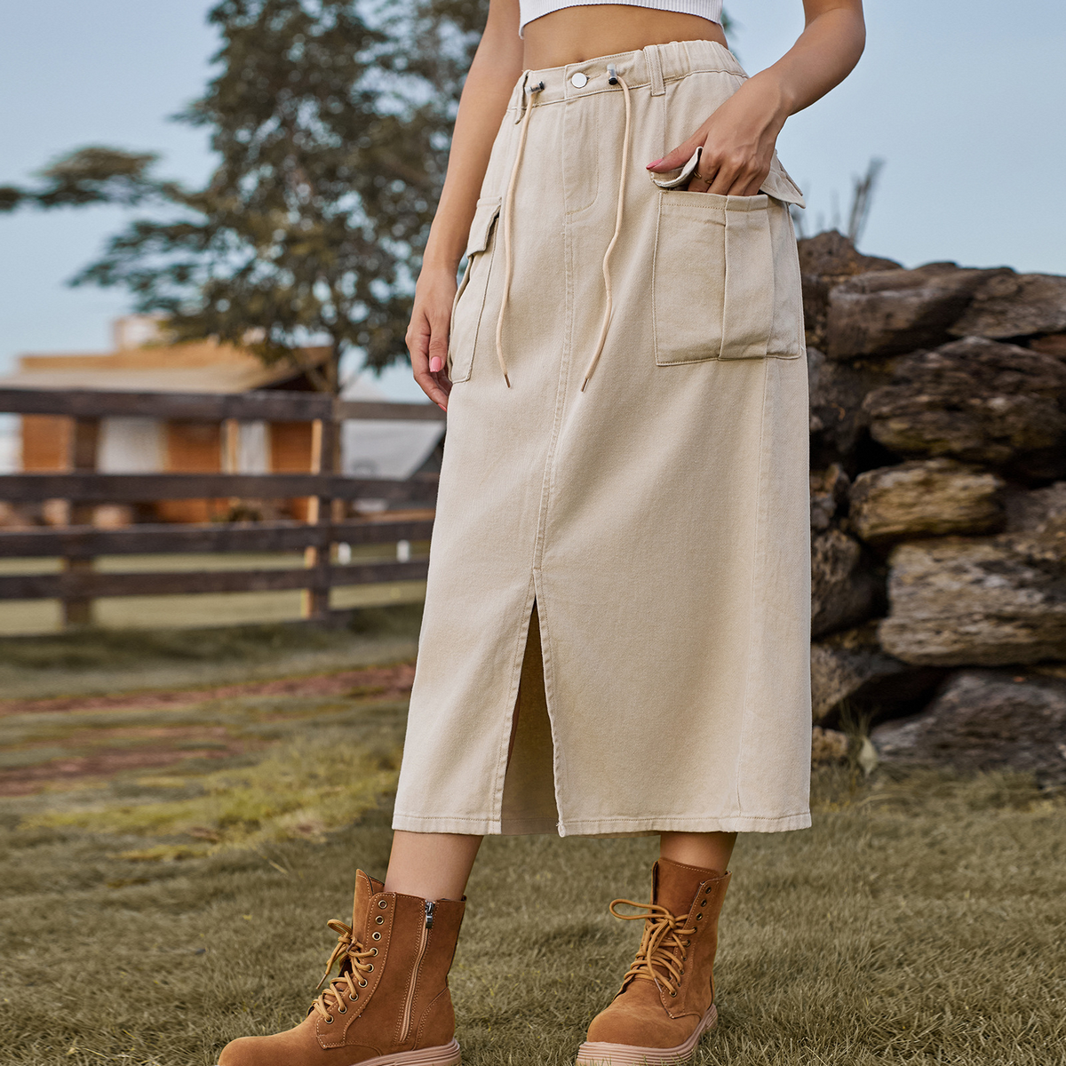 Washed Denim Cargo Skirt With Slit For Women_Cwjsk0197