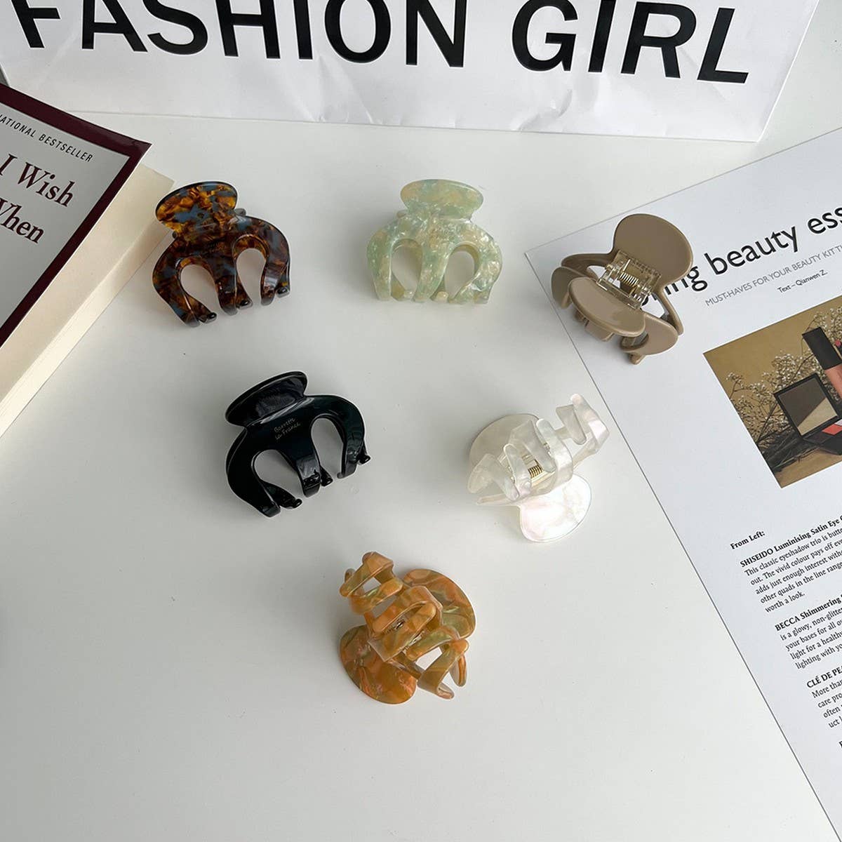 MEDIUM PUMPKIN ACETATE HAIR CLAW CLIP_CWAHA5957