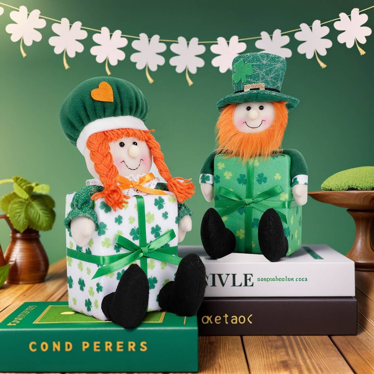 ST PATRICKS DAY GREEN LEAF FESTIVAL DOLLORNAMENTS_CWMM3447