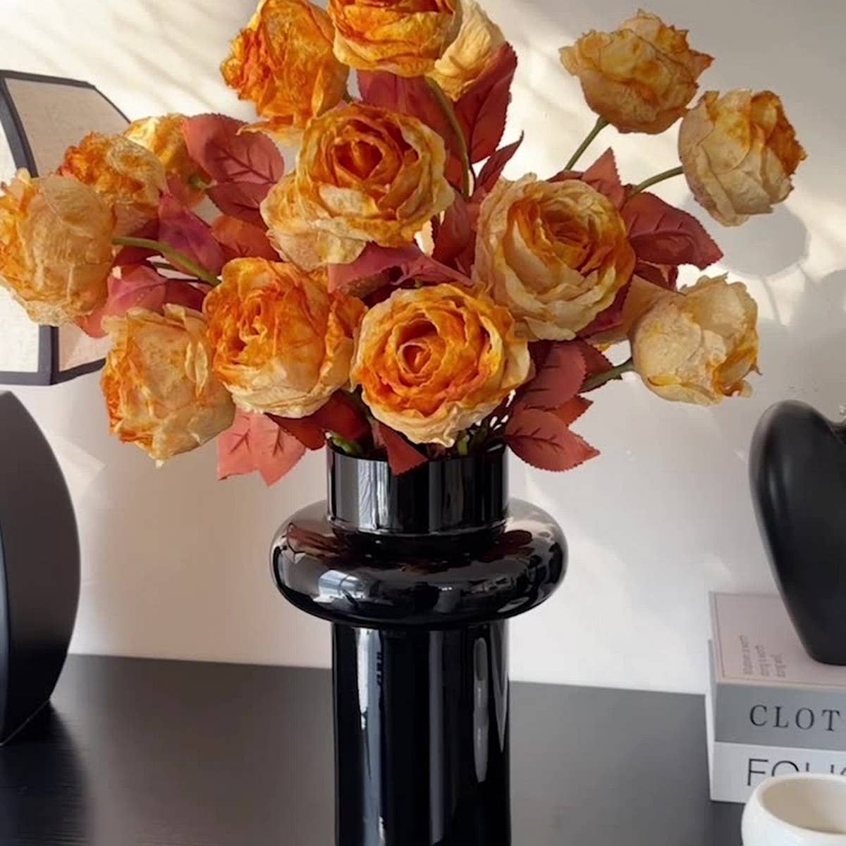 Vintage Ink-Styled Rose Bouquet With Dry Leaves_Cwmm6576