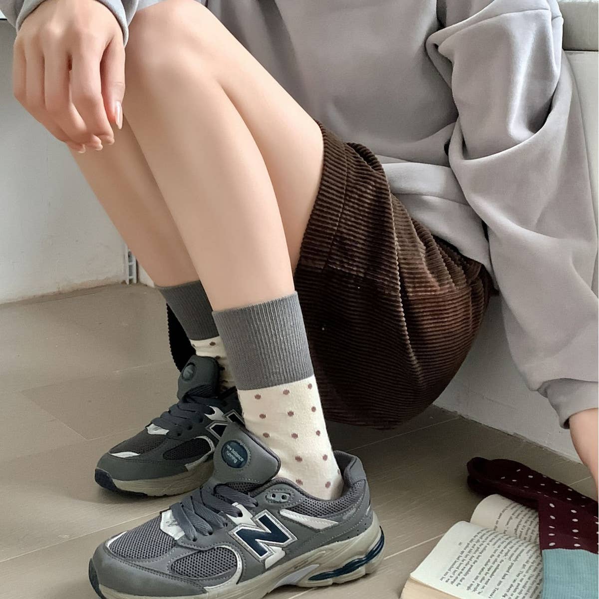 CONTRAST COLOR RETRO POLKA DOT SOCKS_CWMS0962