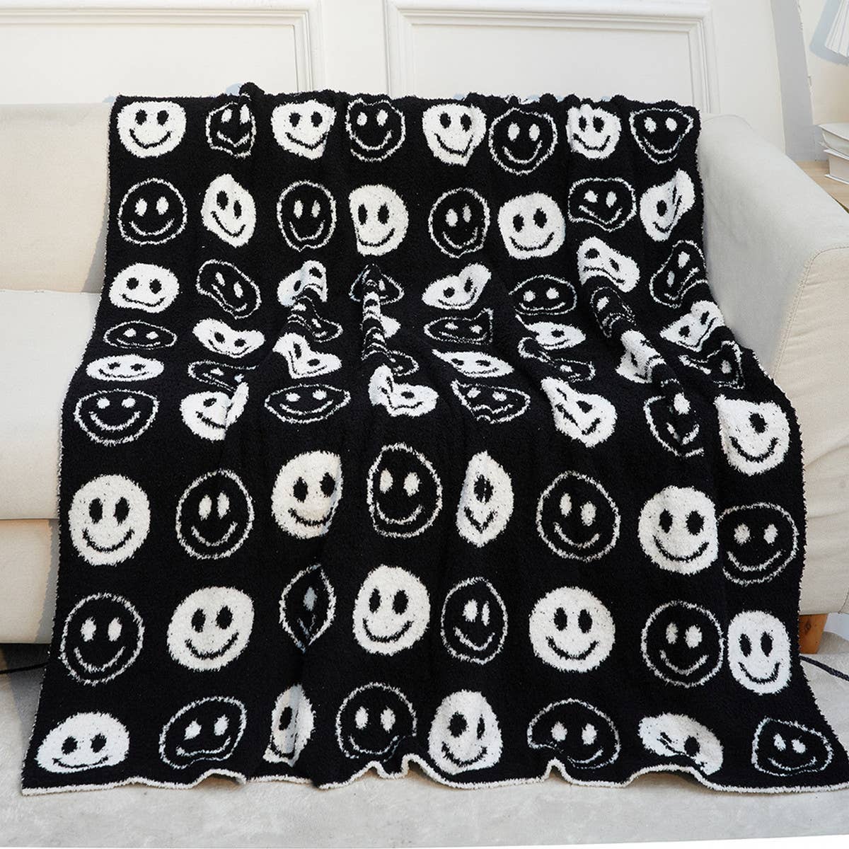 SMILEY FACE KNITTED JACQUARD THROW BLANKET_CWMM1474