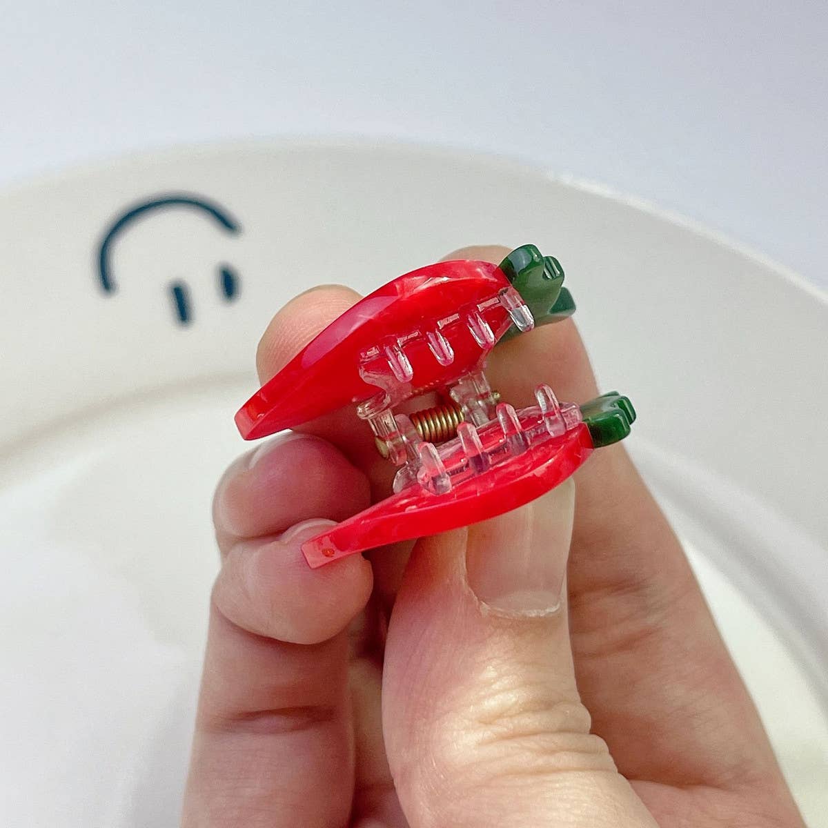 MINI FRUIT HAIR CLAWS STRAWBERRY LEMON CLIPS_CWAHA1331