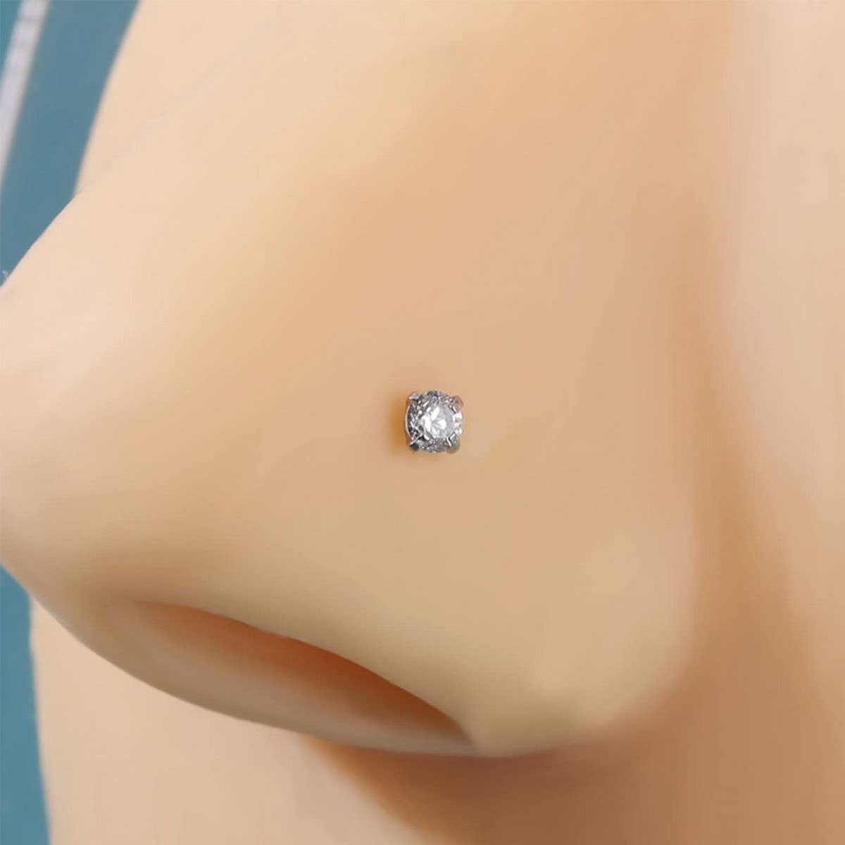 STEEL NOSE STUD WITH 5A ZIRCON ON STRAIGHT BAR_CWMM9600
