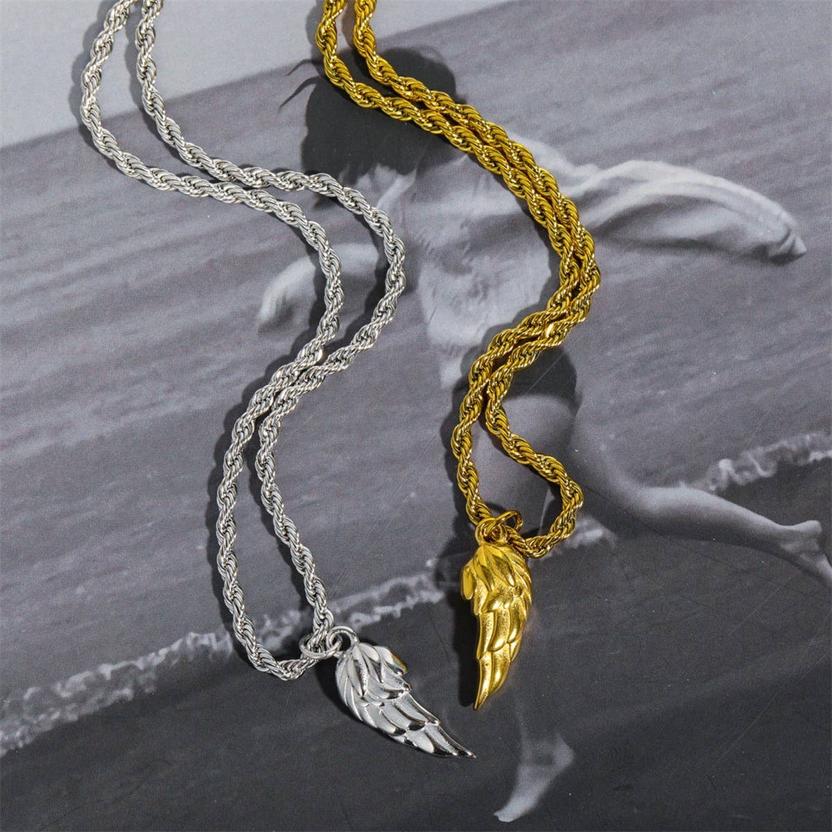 STAINLESS STEEL MENS WING PENDANT NECKLACE_CWMM5558