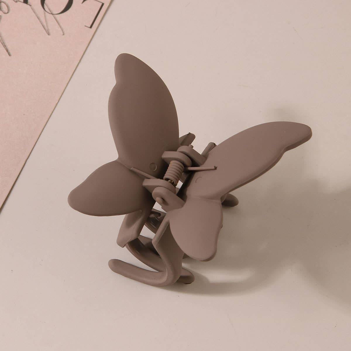 MATTE BUTTERFLY HAIR CLAW CLIP STRONG STYLISH_CWAHA0087