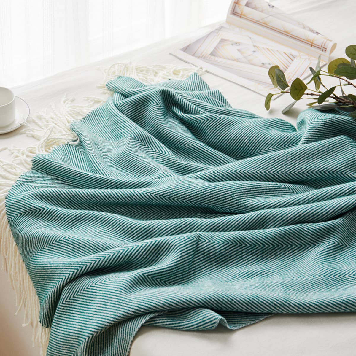 Ven Jacquard Tassel Throw Blanket_Cwmm1472