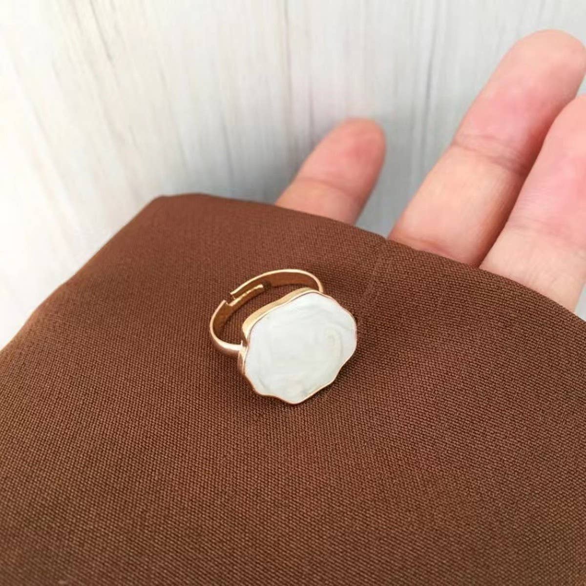 HONG KONG STYLE RETRO LUXURY RING_CWAJE1994