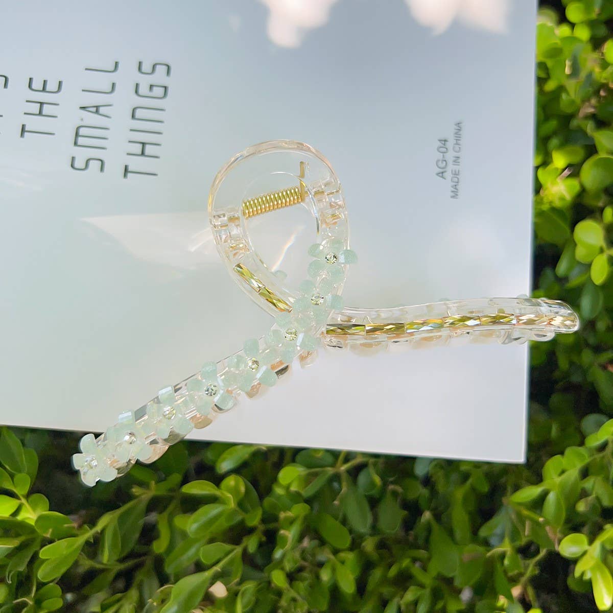 ELEGANT GLASS FLOWER HAIR CLAW SIMPLE SHARK CLIP_CWAHA1579