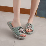 THICK COTTON SOFT SOLE PANDA SLIPPERS_CWSHF0203