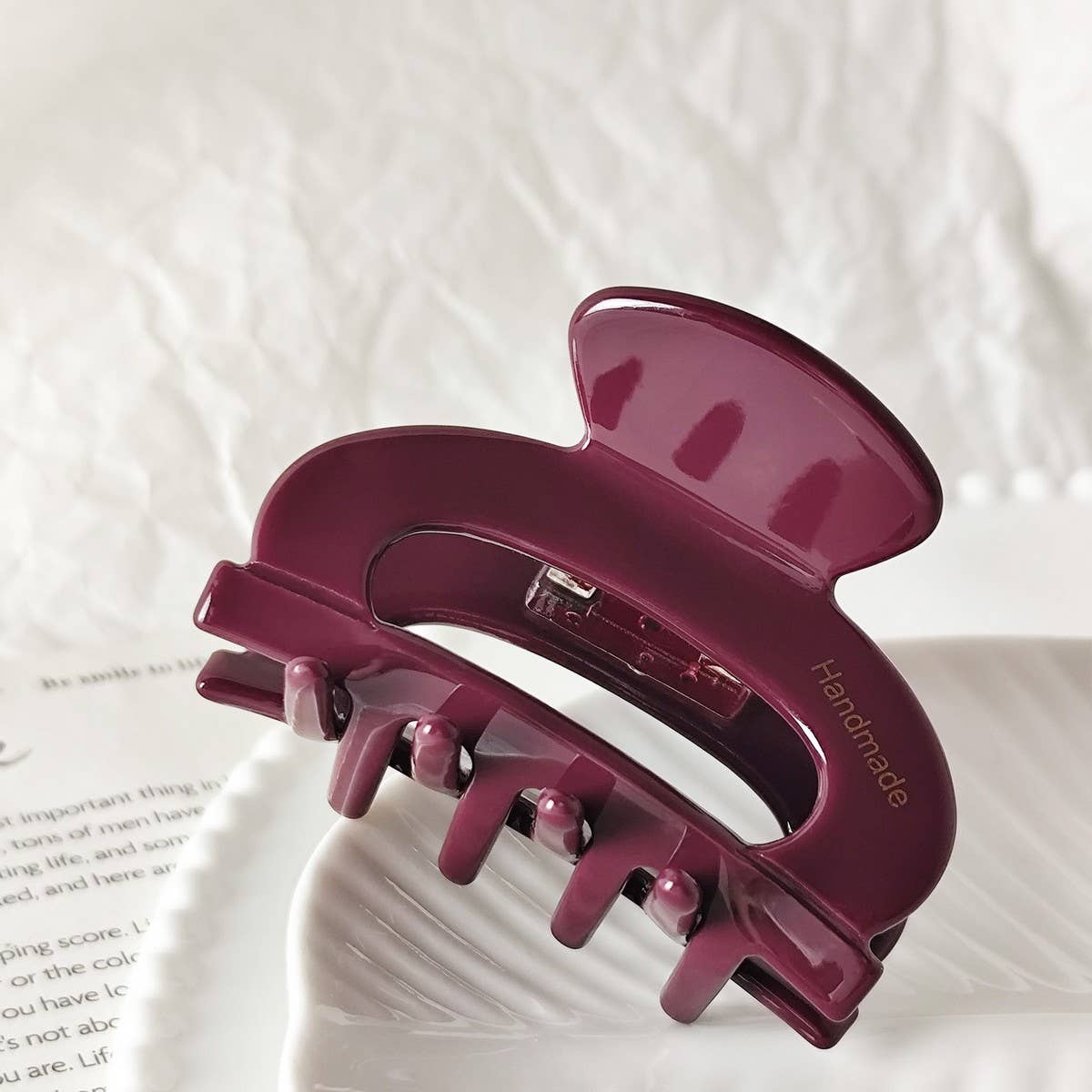 Elegant Acetate Hair Claw ? Princess Head Clip_Cwaha07171