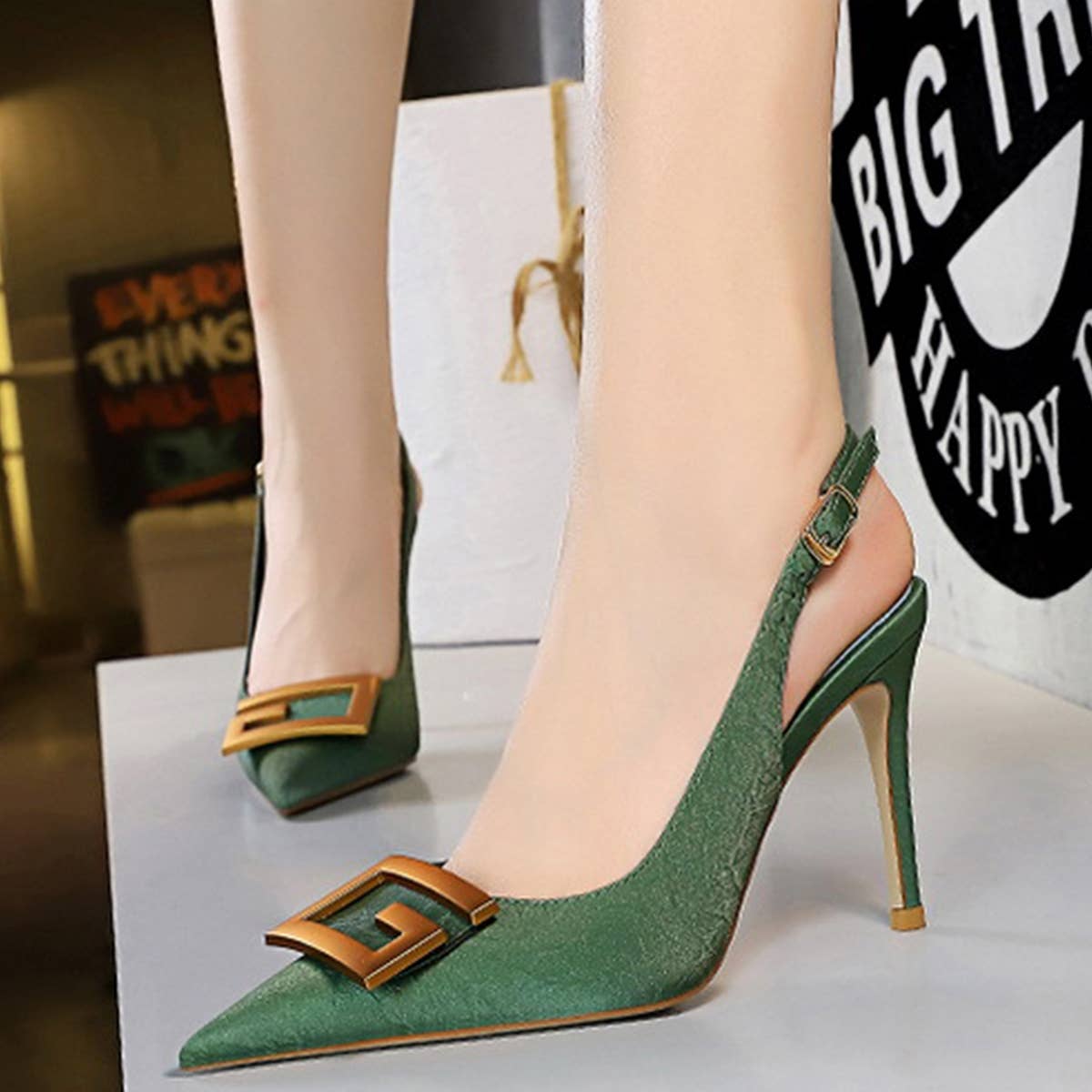 POINTED TOE BACK STRAP HOLLOW HIGH HEELS_CWSHH0095