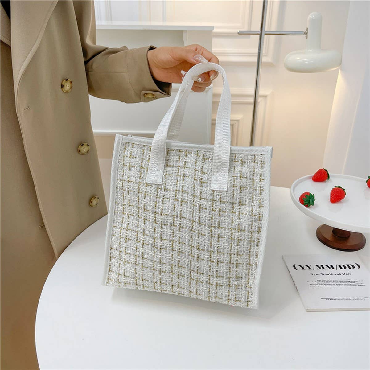 FASHION RETRO PORTABLE HAND HELD COSMETIC BAG_CWAB4444