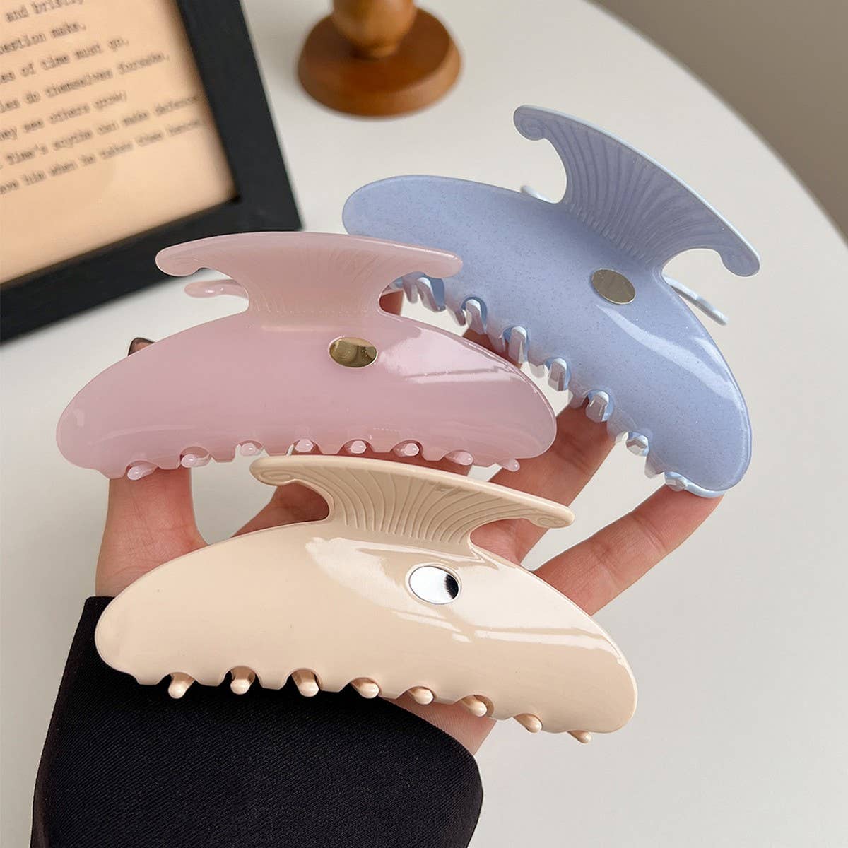 MERMAID TAIL CLAW CLIP ELEGANT NO CREASE GRIP_CWAHA6007