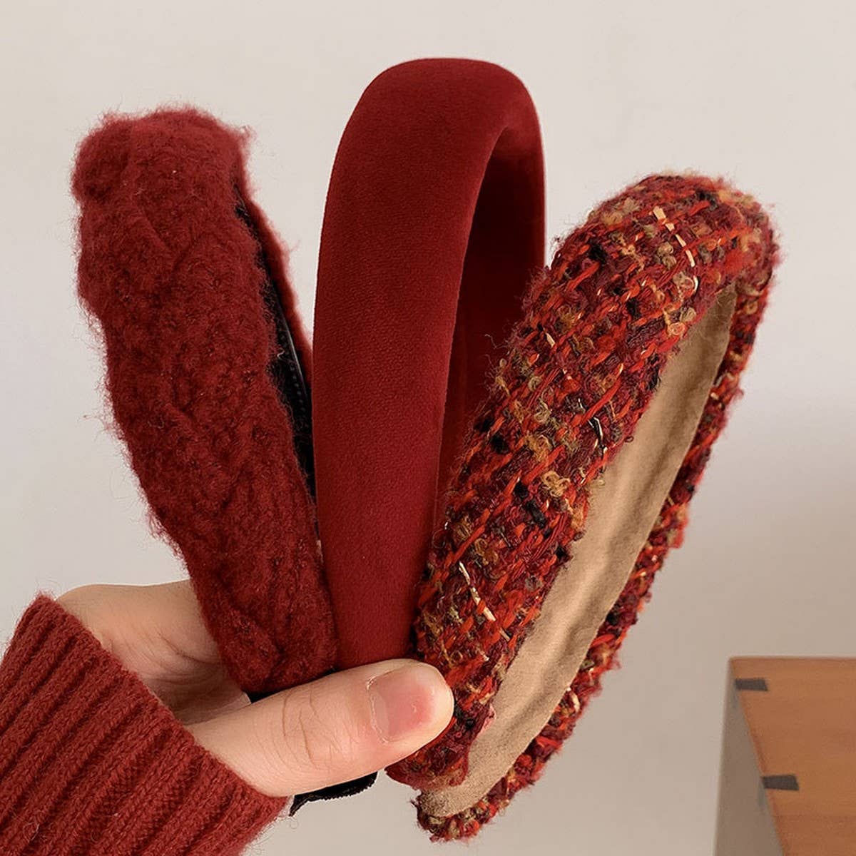 CHRISTMAS RED HEADBAND RETRO ELEGANT WINTER STYLE_CWAHA3956