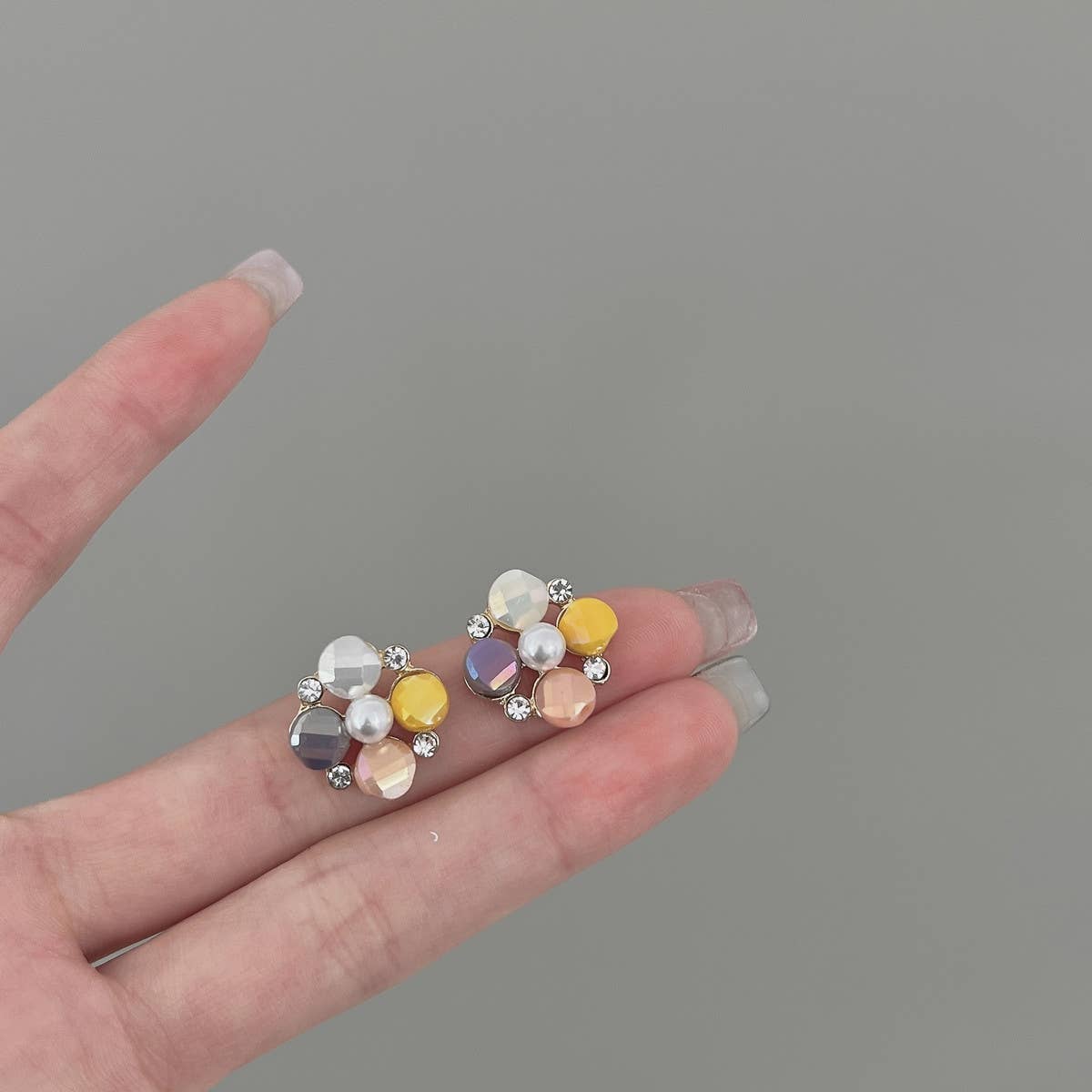 HIGH END CRYSTAL FLOWER STUD EARRINGS_CWAJE1331