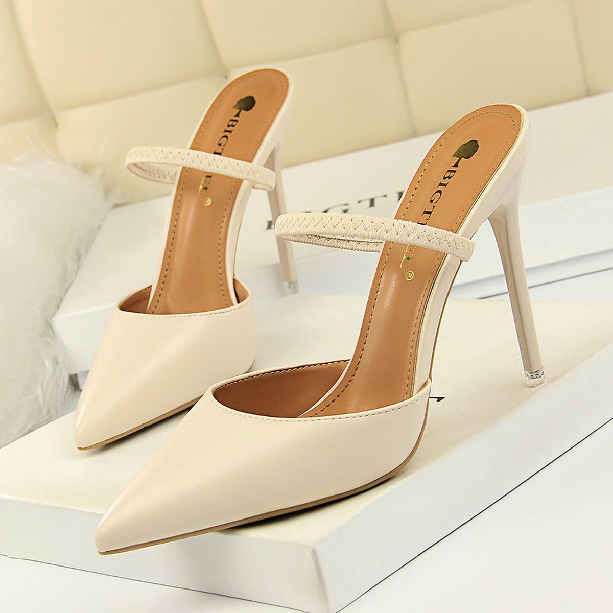 RETRO BAOTOU POINTED STILETTO HEELS_CWSHH0040