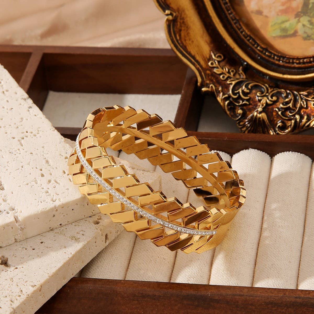 Vintage Wide Hollow Titanium Steel Bracelet_Cwmm3738