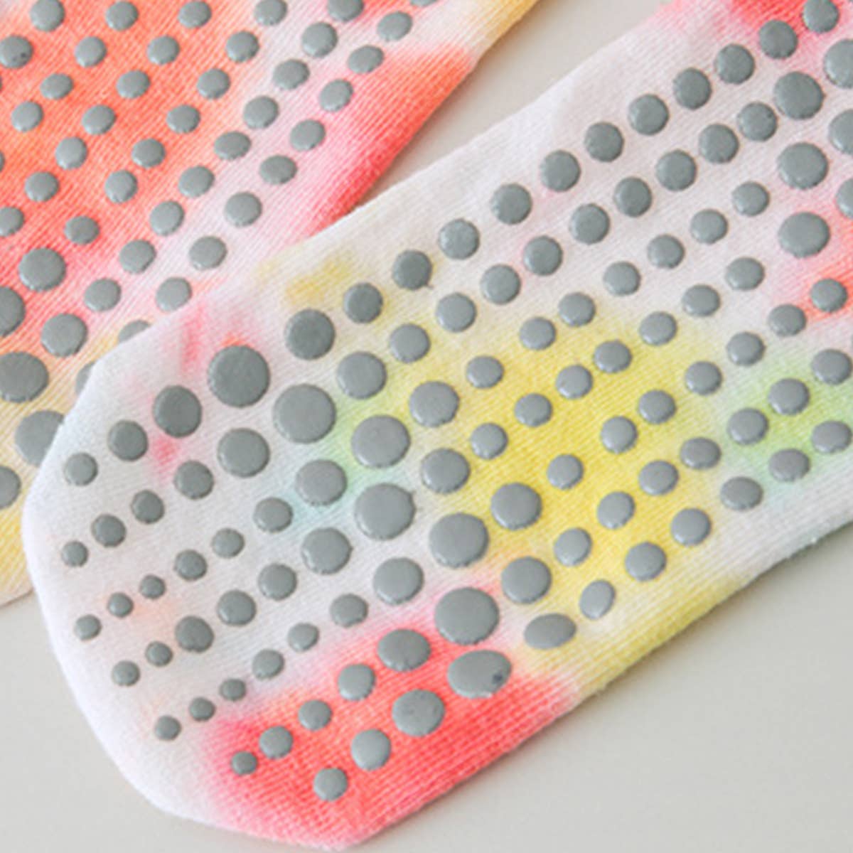 PILATES ANTI SLIP SOCKS FOR WOMEN MIDDLE TUBE_CWMS0239