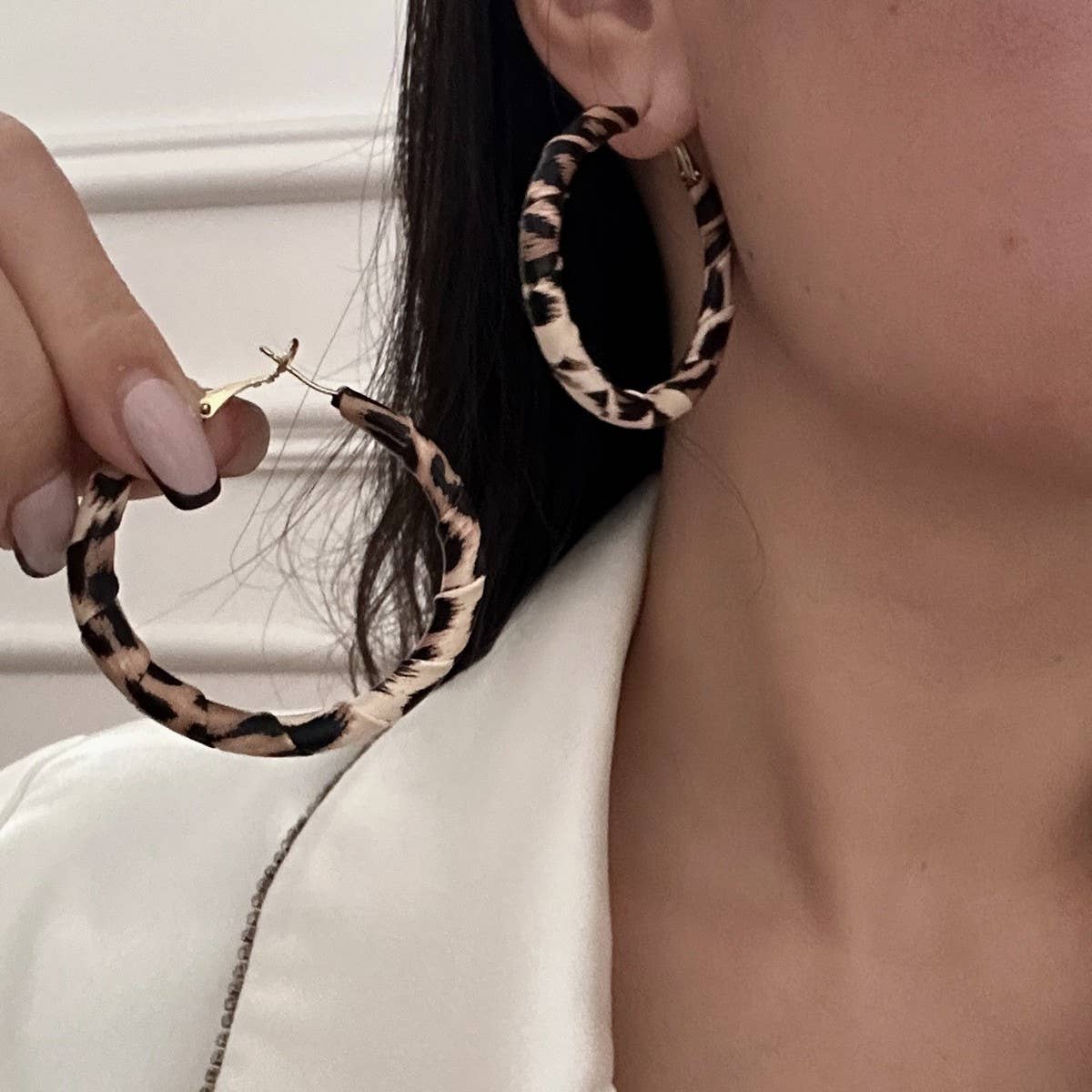 FASHIONABLE LEOPARD PRINT SILVER NEEDLE EARRINGS_CWMM3201