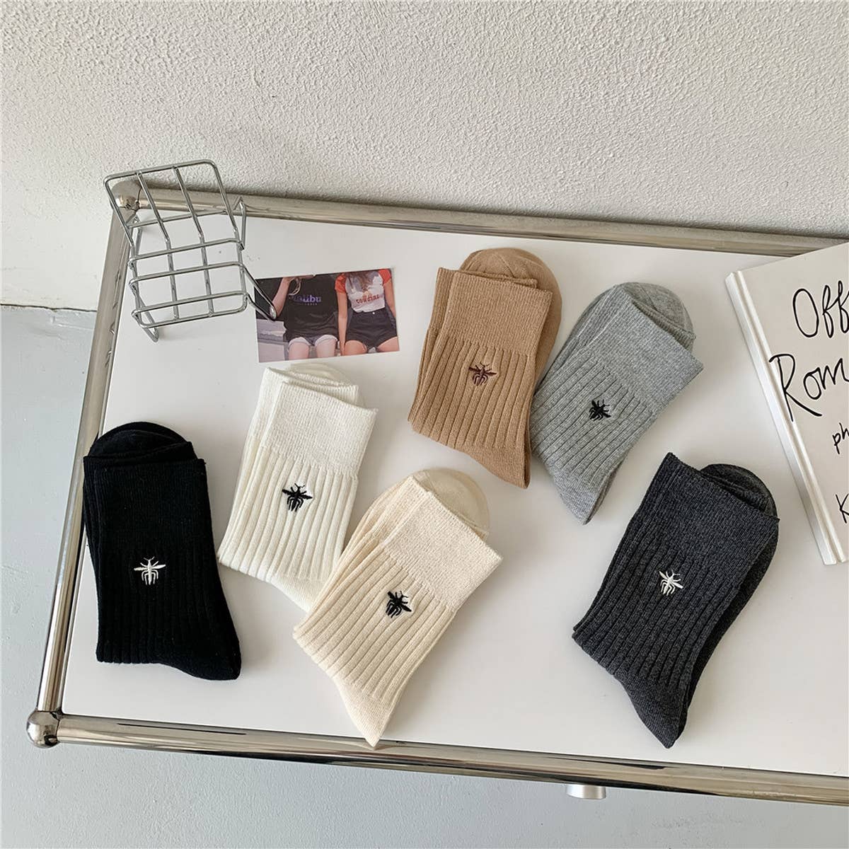 EMBROIDERED MID CALF VERTICAL KNITTED PILE SOCKS_CWMS0944