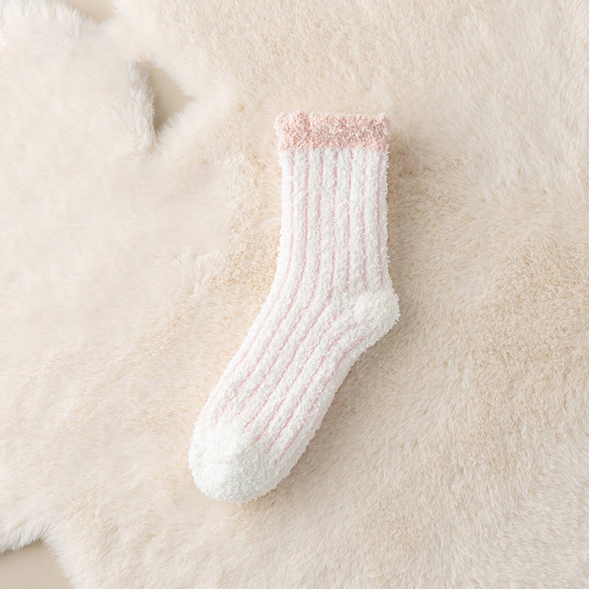 CORAL FLEECE MID TUBE HOME SOCKS_CWMS0776