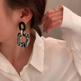 STRIPED SWEET COOL STYLE CIRCLED HOLLOW EARRINGS_CWAJE2054
