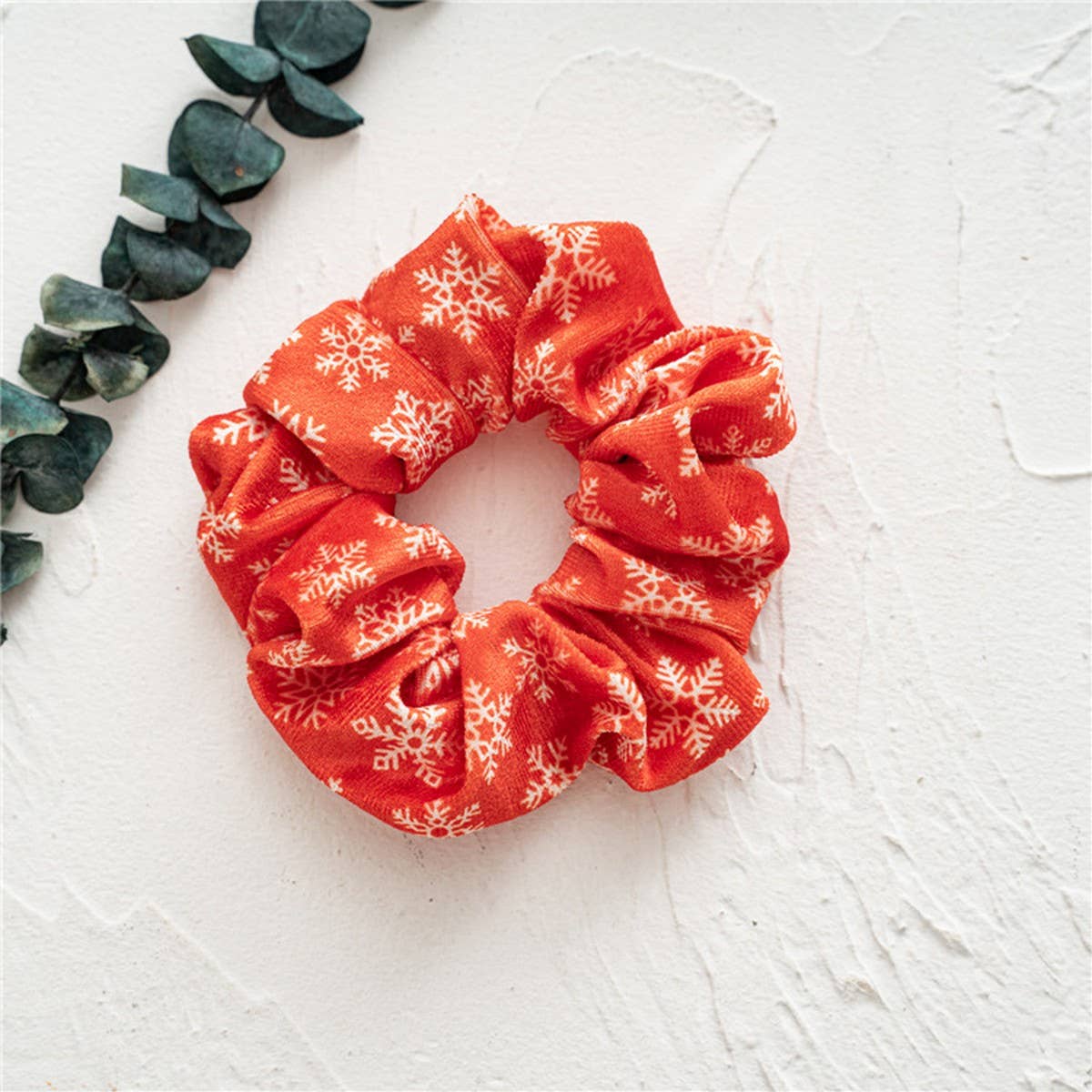 RED CHRISTMAS SERIES HAIR SCRUNCHIES_CWAHA1958