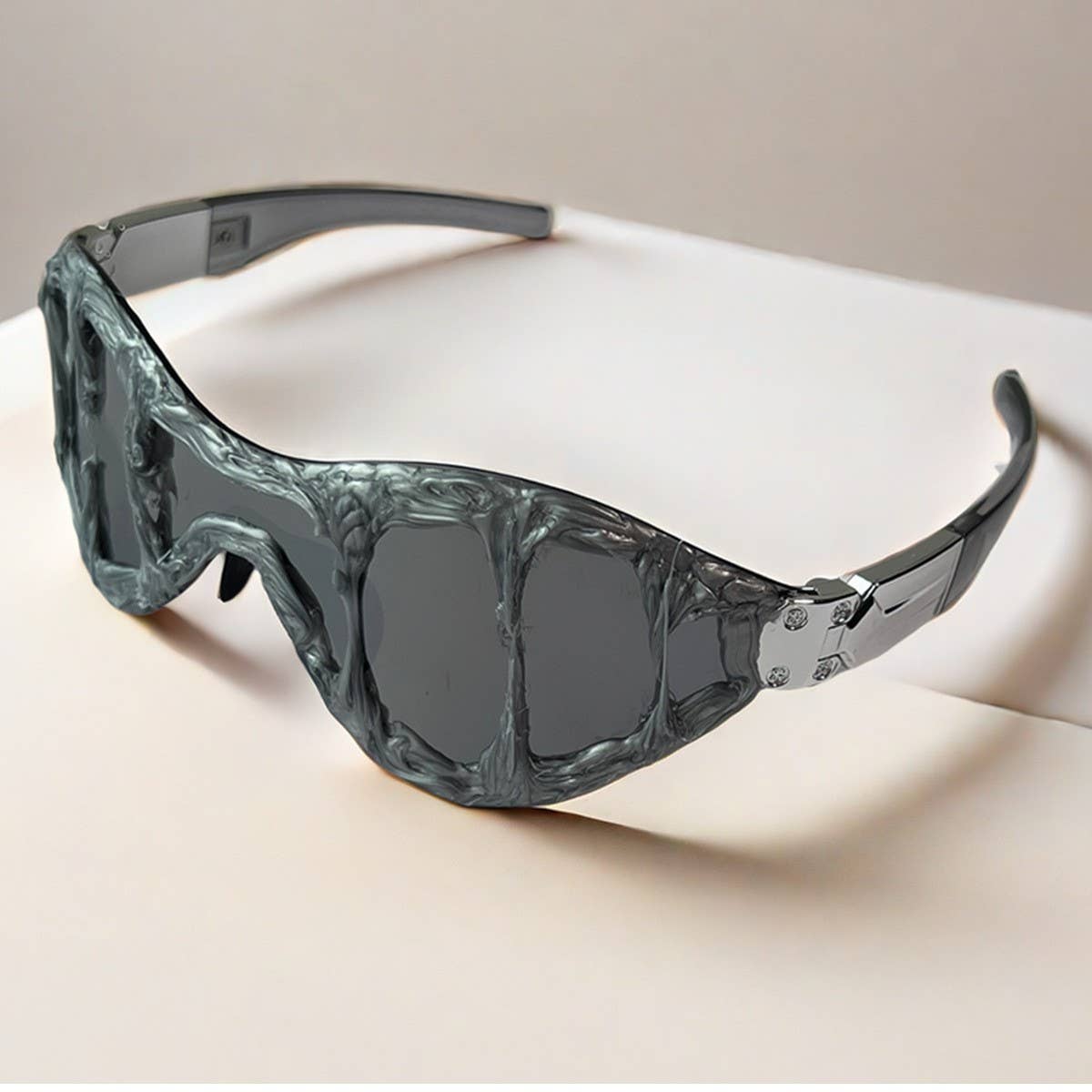 FUTURISTIC SHAPED RIMLESS SUNGLASSES_CWASG0818