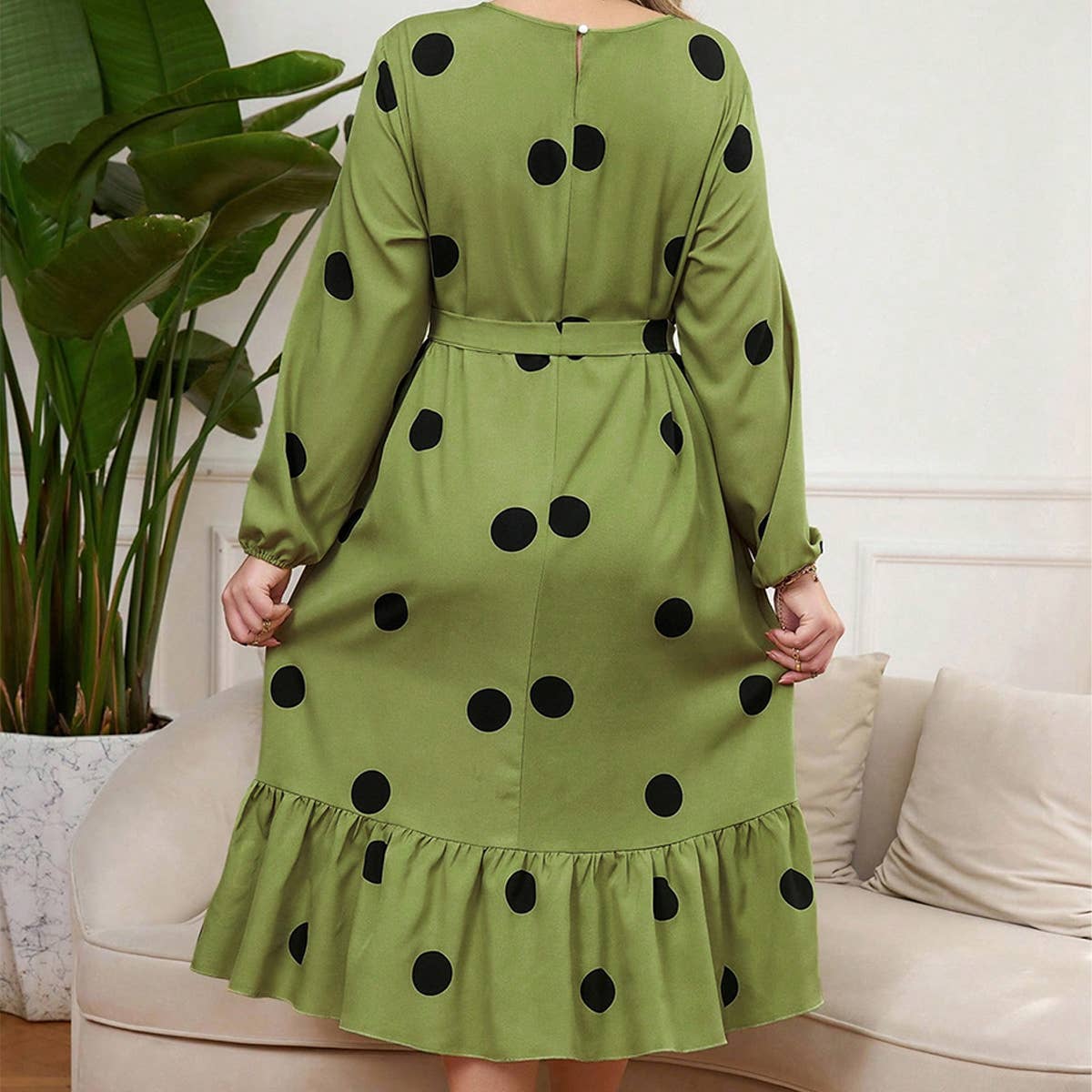 SLIM FIT POLKA DOT LONG SLEEVE RUFFLE DRESS_CWDSD8478