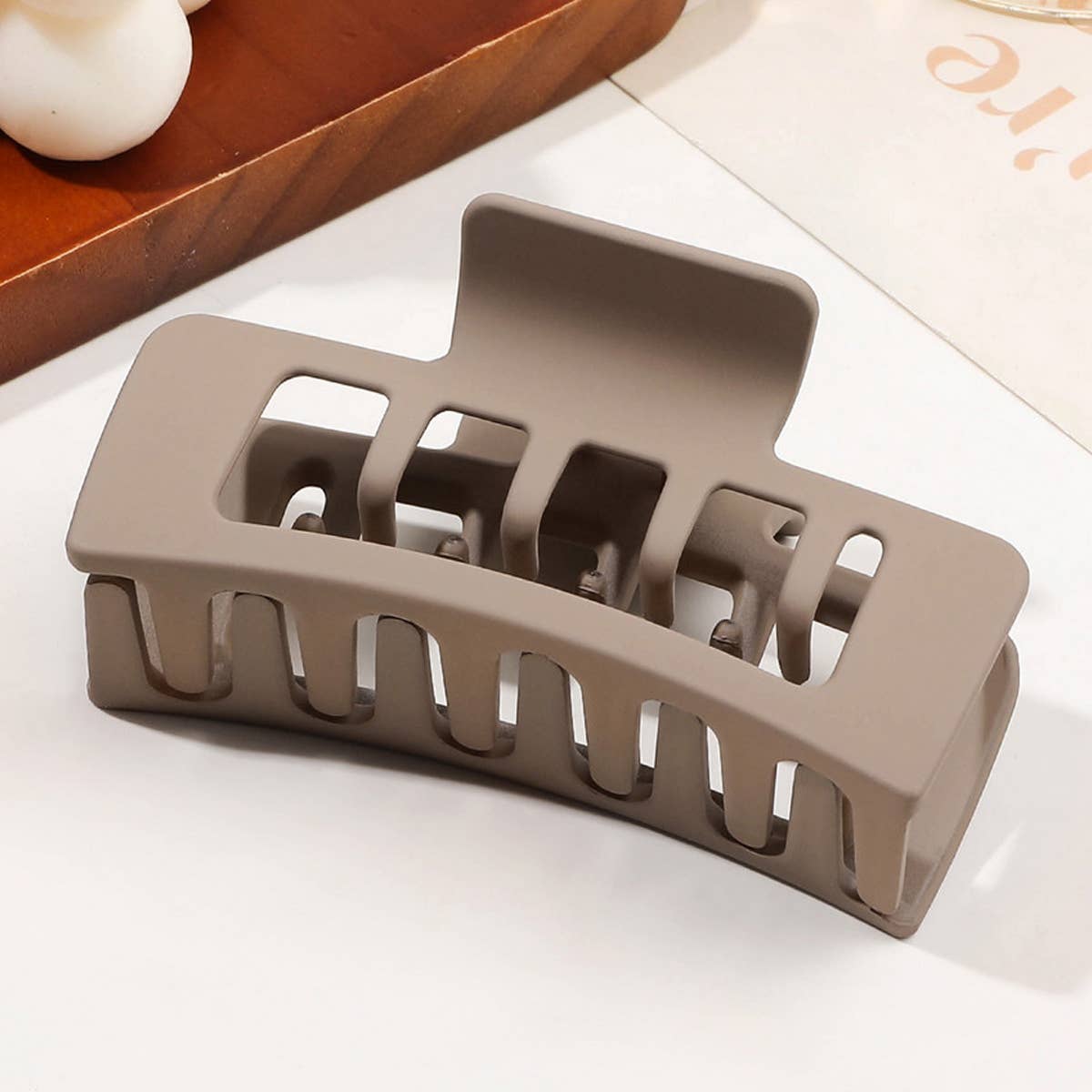 MATTE SQUARE HAIR CLAW MINIMALIST SHARK CLIP_CWAHA2826